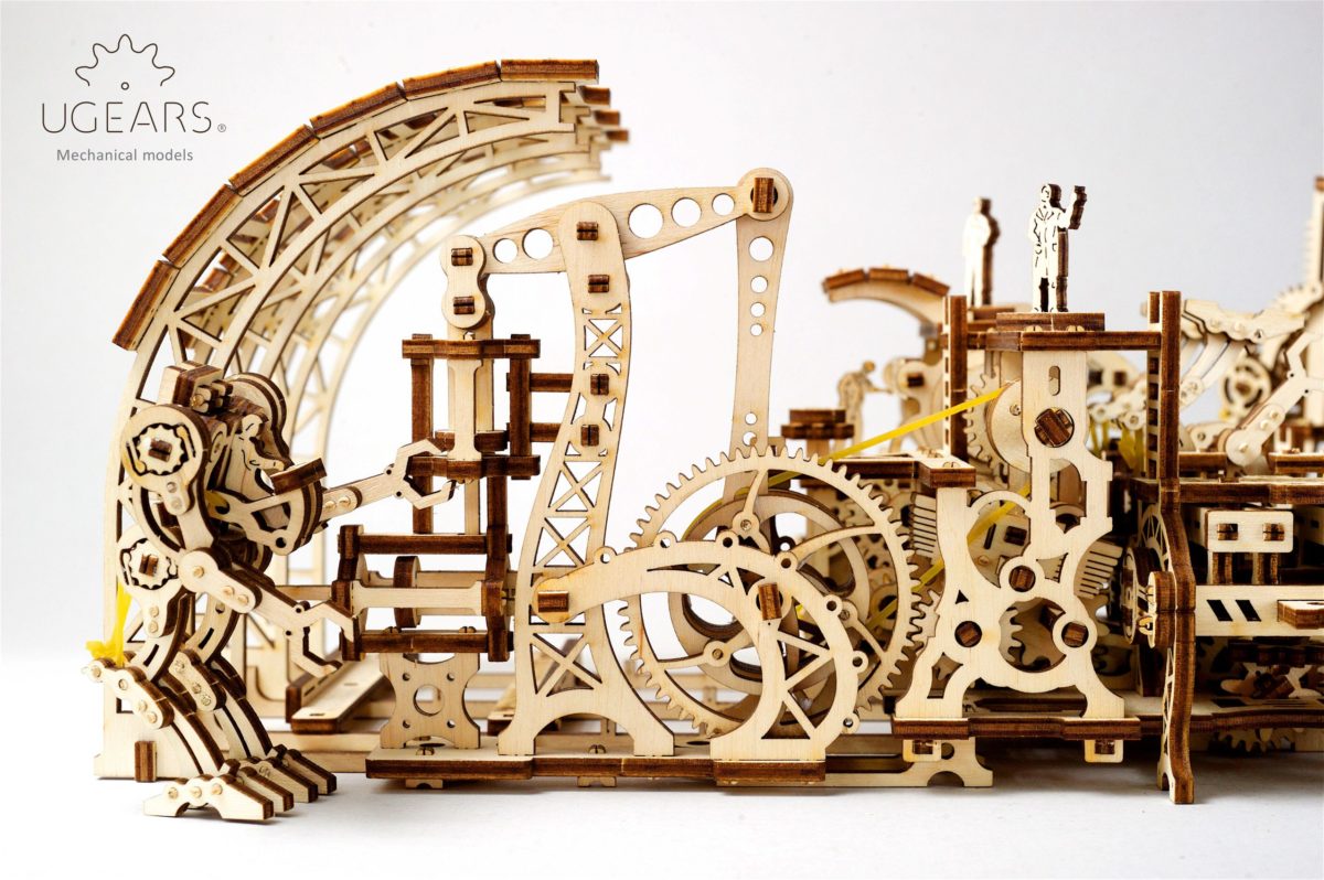 How can you keep your child occupied on weekends? - UGears USA 2