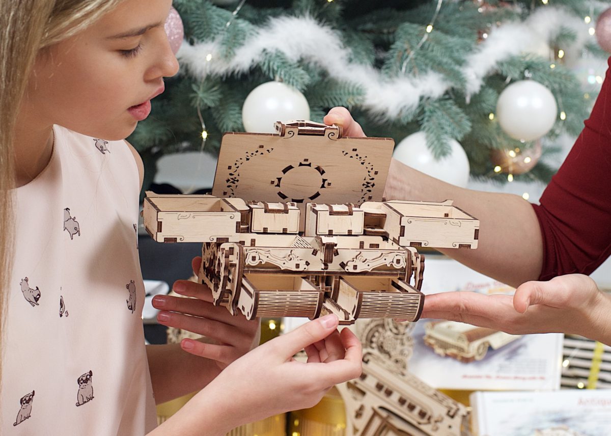 Gifts, gifts, gifts - UGears USA 2